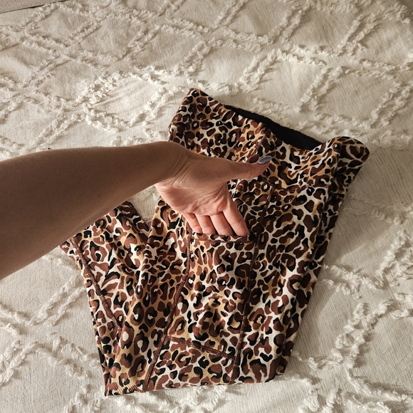 Lilly Pulitzer Luxletics Midi Leggings High Rise Women Medium Cheetah Print - Picture 7 of 8